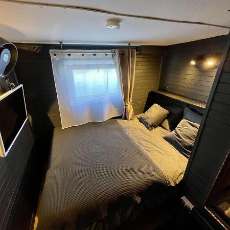 Modernus Kambarys Barzoje Ant Nemuno Hotell Kaunas Eksteriør bilde