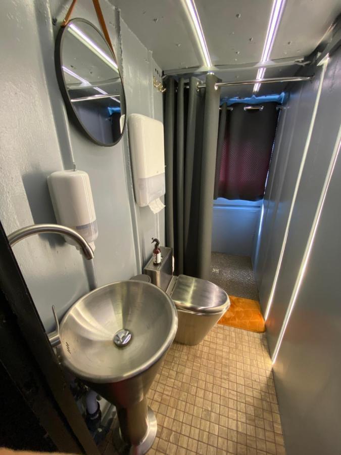 Modernus Kambarys Barzoje Ant Nemuno Hotell Kaunas Eksteriør bilde